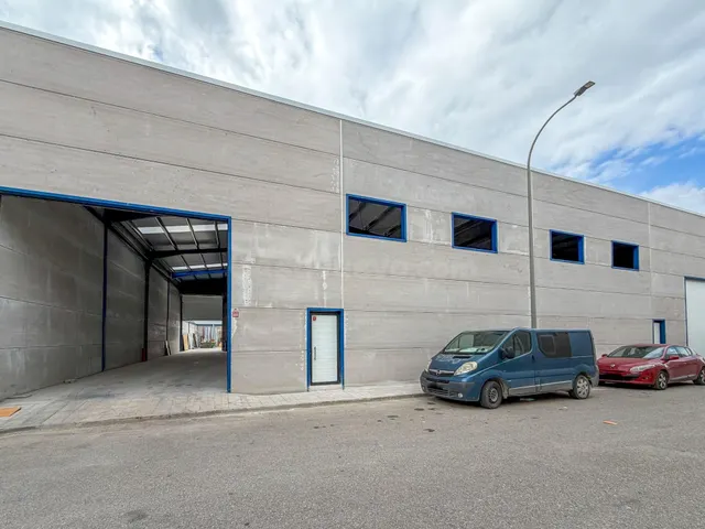 Nave industrial "NUEVA A ESTRENAR" en Atarfe. (Pol. Ind. Los