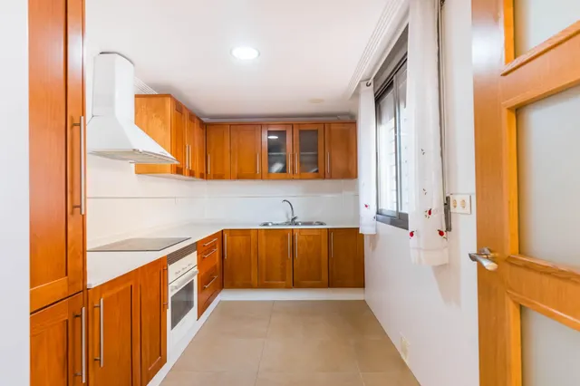 DÚPLEX 4 DORMITORIOS CON PLACAS SOLARES + VISTAS A LA MONTAÑA | ESQUINA — 12