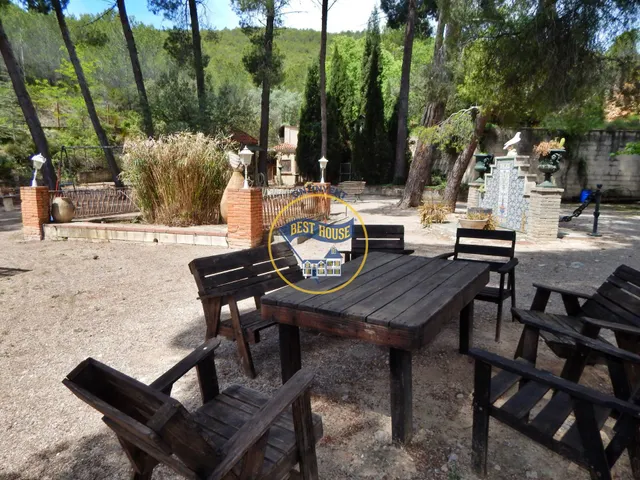 EXCLUSIVA VILLA EN COCENTAINA CON GRAN PARCELA Y BONITA PISCINA. — 10