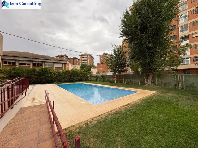 Piso 4 habitaciones 139m² en venta - Estacion — 31