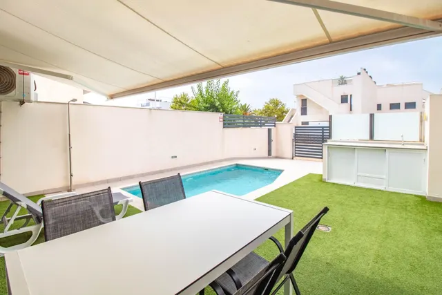 BUNGALOW DE 2 DORMITORIOS Y 2 BAÑOS EN SAN PEDRO DEL PINATAR (LO PAGAN) — 22