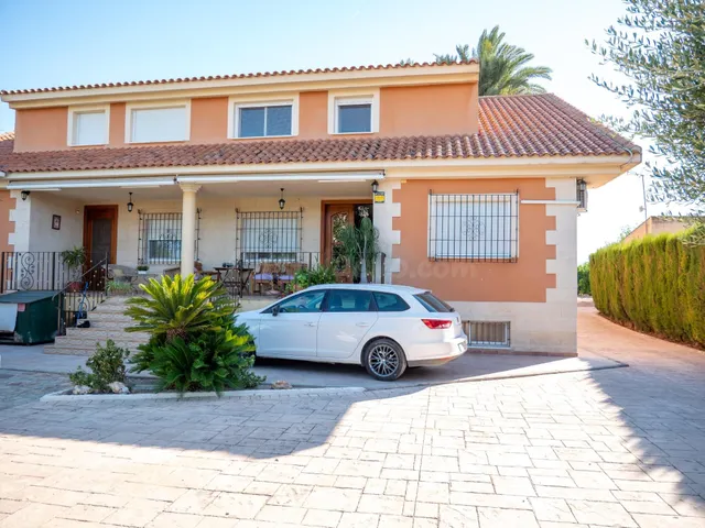 FINCA SINGULAR 5.180 m2 CON PISCINA, 4 UNIDADES RESIDENCIALE - foto 3