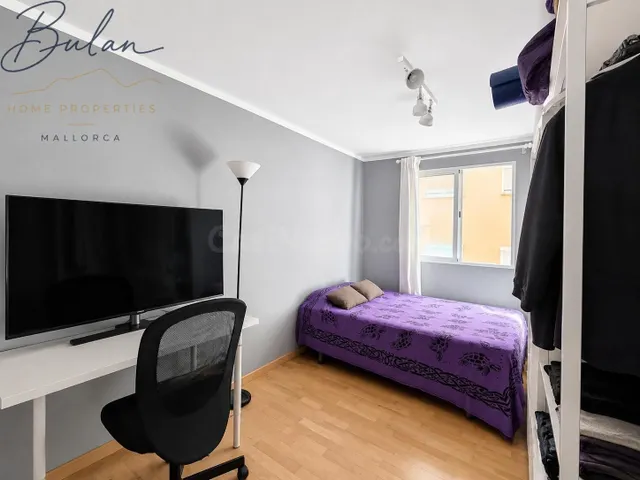 Amplio piso de cuatro habitaciones con balcón en Plaza Madri - foto 5