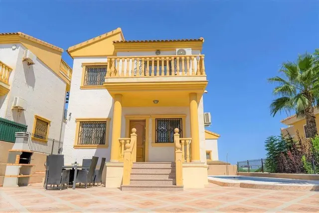 Villa 3 habitaciones en venta - Las Filipinas
