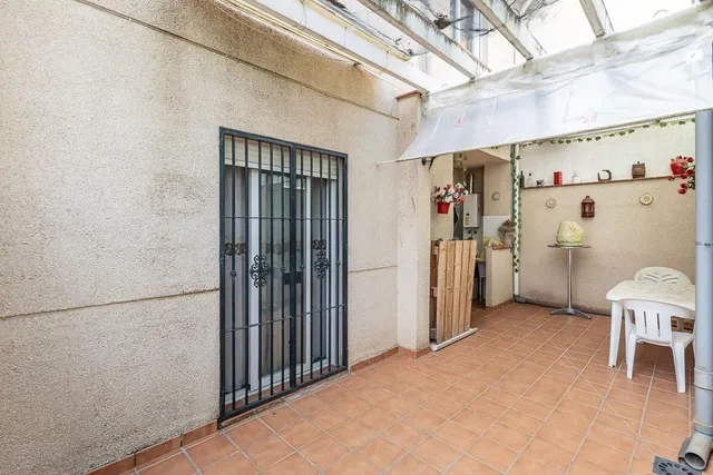 AMPLIA CASA DE 5 DORMITORIOS EN ALHENDÍN, GRANADA — 8