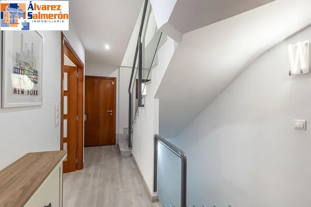 Amplia casa de 182 m2 con patio, gran sótano y a menos de 5 minutos del metro — 13