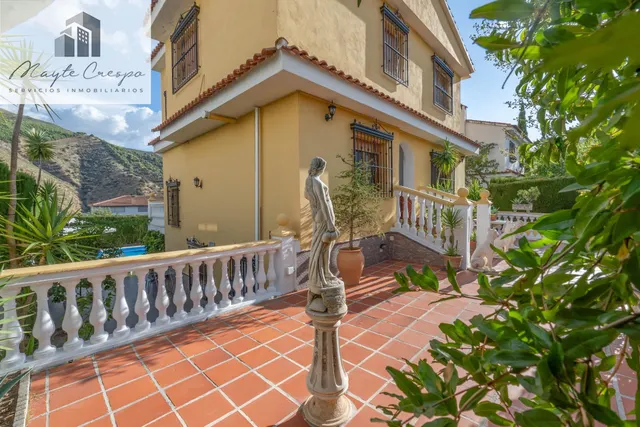 CHALET CON PISCINA Y JARDÍN A SOLO 10 MINUTOS DE GRANADA — 16