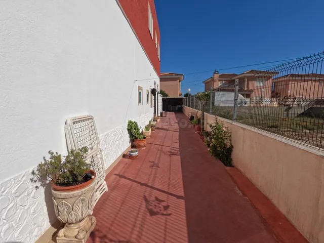 Exclusiva Propiedad en Lomas de Rame con Vivienda Doble y Lo - foto 3