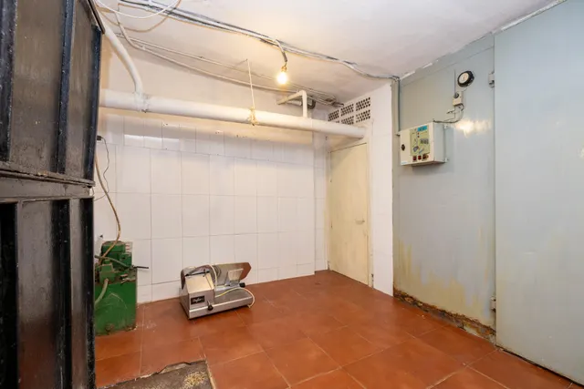 Local Comercial Avenida Enrique Martín Cuevas No.6 L8 — 19