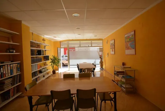 ¡¡PRECIO REBAJADO!! Local en planta baja de 87,50 m2. en Orihuela. Zona de Reyes Católicos. — 4