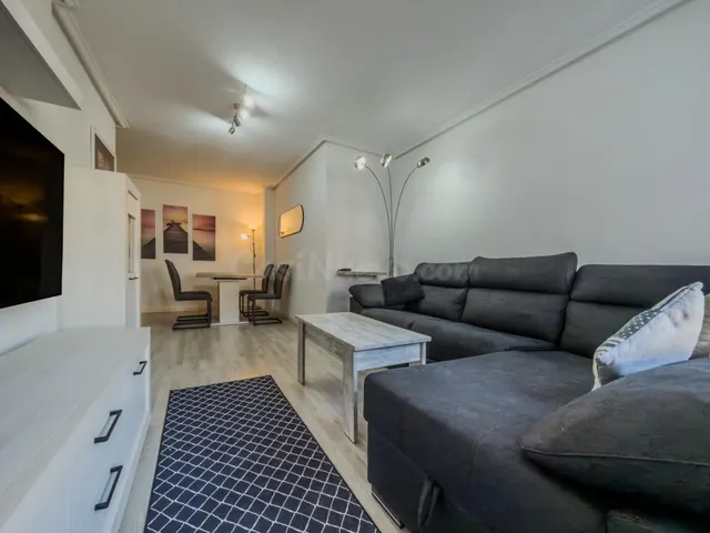 AMPLIO PISO REFORMADO DE 3 habitaciones JUNTO AL CENTRO BOTÍ