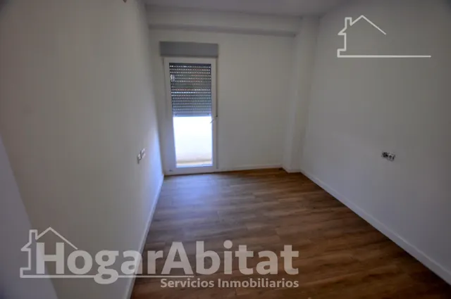 REFORMADO Y AMPLIO CON TERRAZA JUNTO AL AYUNTAMIENTO — 22