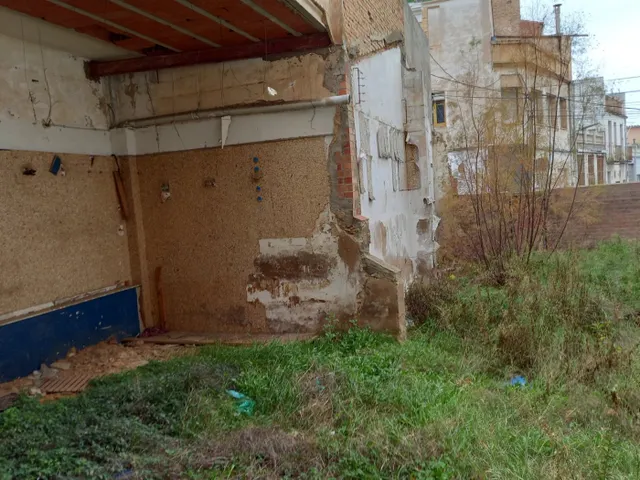 SOLAR URBANO EN ZONA CENTRICA DE MORA D´EBRE — 12