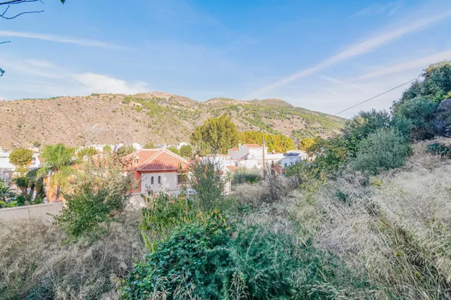 Oportunidad Única: Terreno Urbano en Vélez de Benaudalla - Costa Tropical — 20