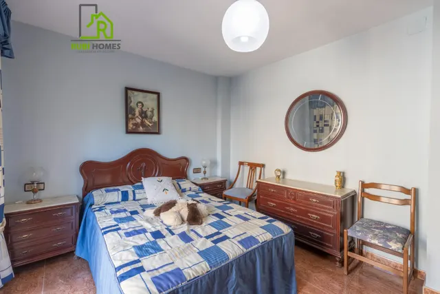 Casa independiente a 5 minutos de Granada en buen estado para entrar a vivir — 45