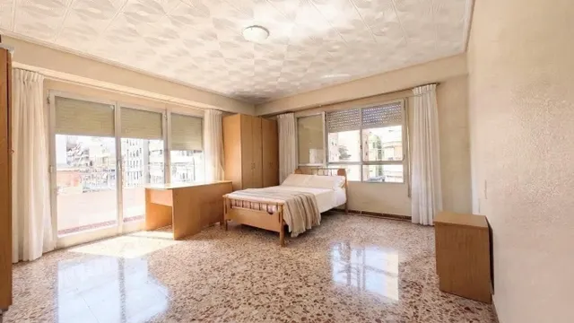 ¡GRAN VIVIENDA DE ESQUINA, 150 M2, 4 DORMITORIOS DOBLES, TOTALMENTE EXTERIOR, EN ZONA POETA MIGUEL HERNANDEZ! — 13