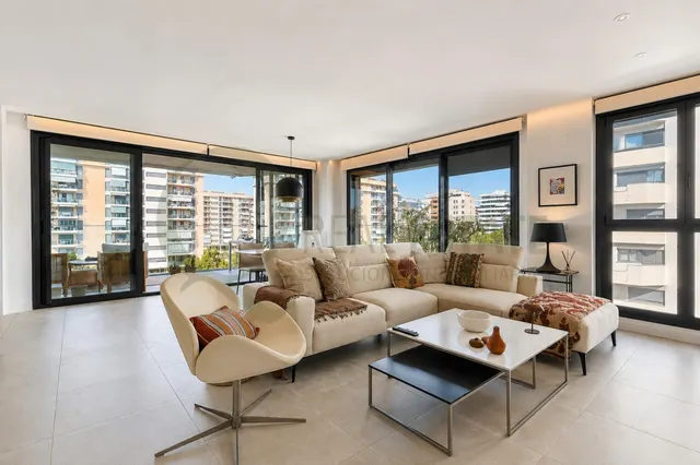 Icono arquitectónico en PAU 5: Espectacular vivienda reforma - foto 3