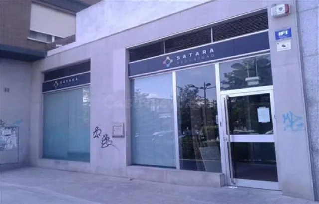 LOCAL COMERCIAL LUMINOSO EN AVDA CID.SIN COMISION - foto 3