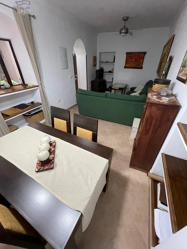 SE VENDE CASA EN ZONA DEL BARRIO BAJO — 13