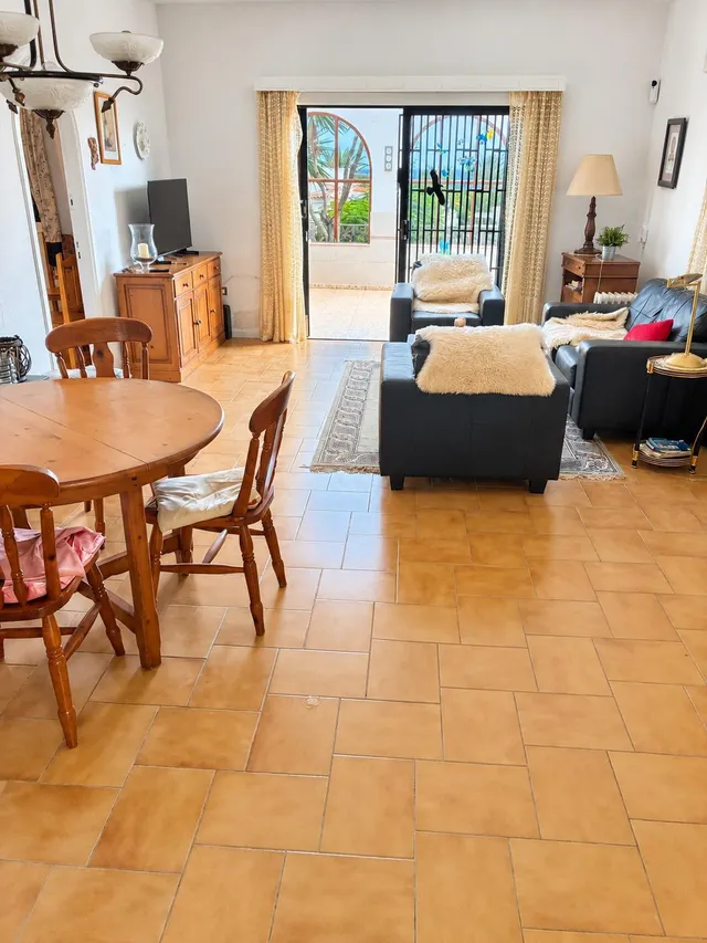 Casa independiente con vistas al mar y al Teide, garaje doble y piscina comunitaria — 7