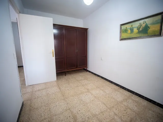 FINCA RÚSTICA CON ARBOLES FRUTALES Y CUADRA DE CABALLOS — 25