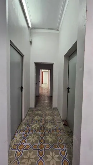 Edifificio neoclasico en el centro de Figueres. — 17