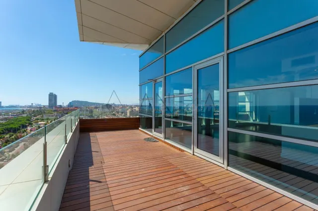 El Poblenou - Ático con espectaculares vistas - foto 3