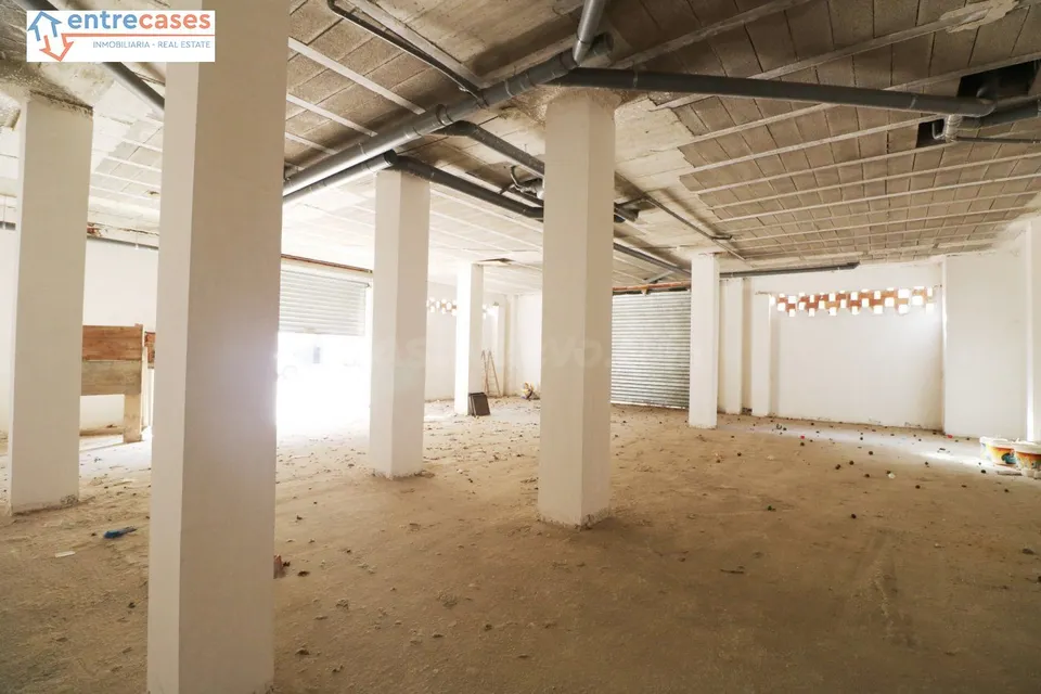 LOCAL COMERCIAL DIÁFANO A 200 METROS DE LA PLAYA