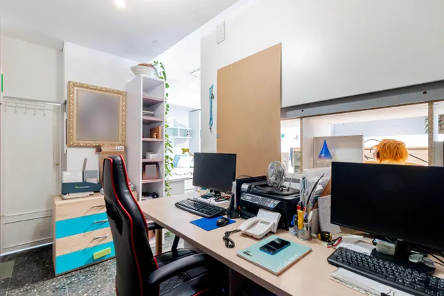 Maravilloso Local con amplia fachada  muy cerca de calle Alcalá. — 20