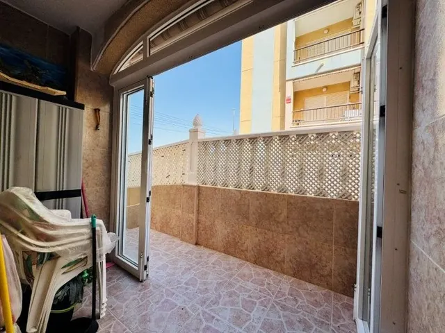 Planta baja con terraza de 25 metros cuadrados, garaje cerrado, 300 metros de la playa de La Mata — 5