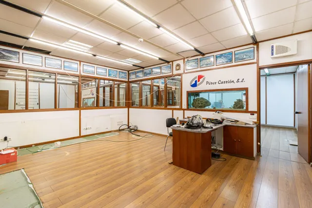 Nave en urbanizacion cerrada perfecta para almacen y venta — 11