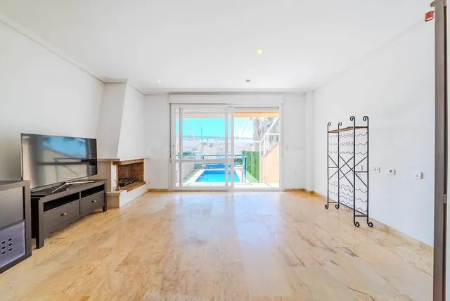 Chalet Adosado con Vistas al Mar en Aguamarina - foto 4