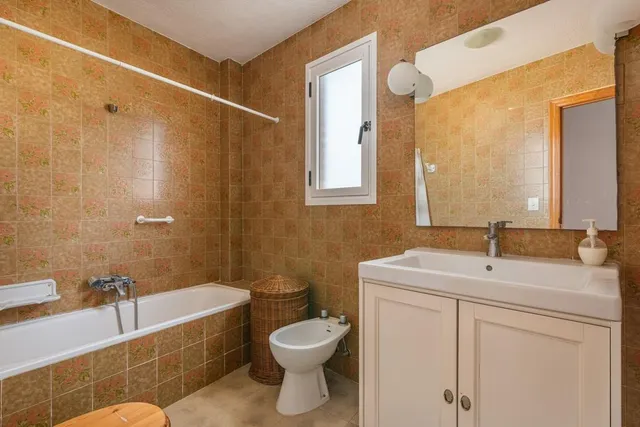 CHALET EN PRIMERA LINEA EN PLAYA GUARDAMAR 6 HABS — 35