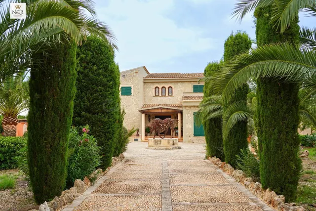FINCA RÚSTICA CON ESPECTACULAR CASA CON PISCINA Y JARDÍN MED - foto 2