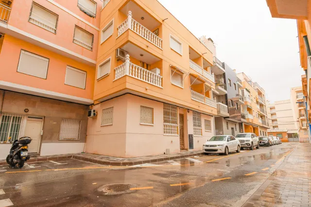 SE ALQUILA APARTAMENTO DE 1 DORMITORIO Y 1 BAÑO EN TORREVIEJA ( PLAYA DEL CURA ) — 17