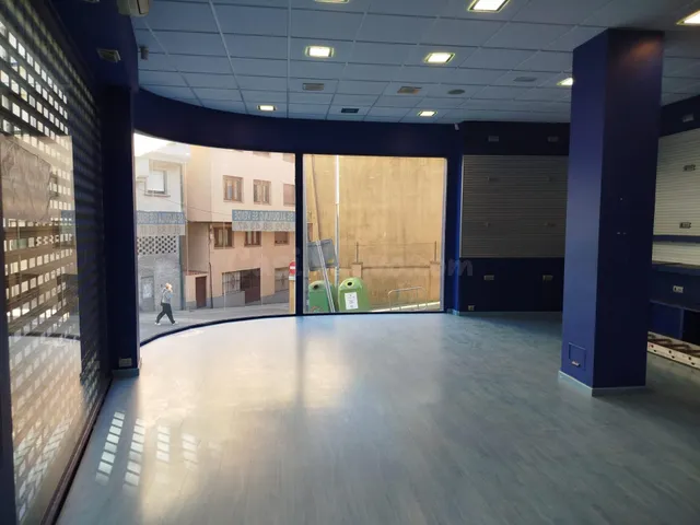 BAJO EN VENTA O ALQUILER EL CENTRO DE RIBEIRA - foto 3