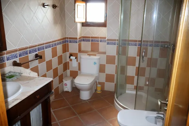 MASIA VALLADA CON PISCINA, ZONA PARA CABALLOS Y MAS DE 2 HECTAREAS DE TERRENO — 33