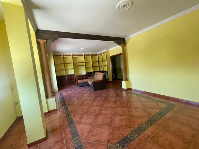 Venta de Comercial + Piso + Local en Avenida Jaén Torredonji - foto 2