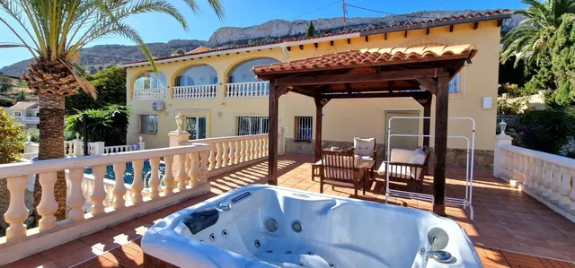 Villa con vistas espectaculares en Maryvilla, Calpe — 11