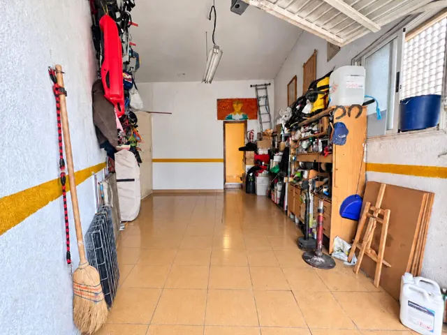 Vivienda luminosa con garaje privado y terraza en una tranquila calle de Gavà — 8