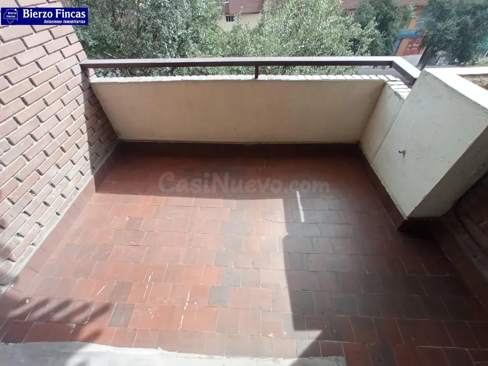 SE VENDE AMPLIO PISO EN PONFERRADA