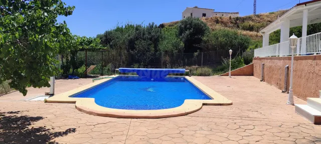 CASA EN FINES ( ALMERIA ) DE 4 habitaciones CON TERRENO Y PI - foto 2