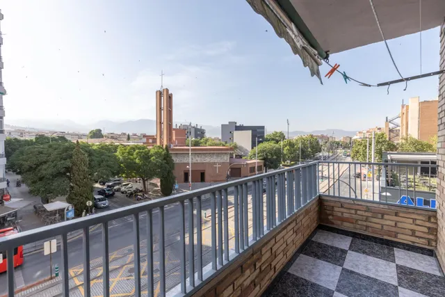 Fantástico piso en calle Palencia — 27