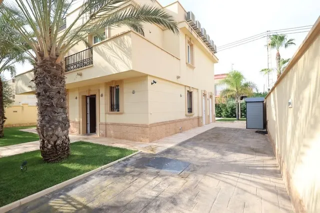 Chalet 4 habitaciones 222m² en venta - Costa blanca — 34