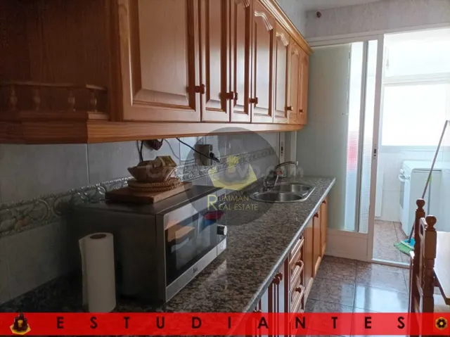 EST/ Bonito piso amueblado para ESTUDIANTES con TRES dormito - foto 2