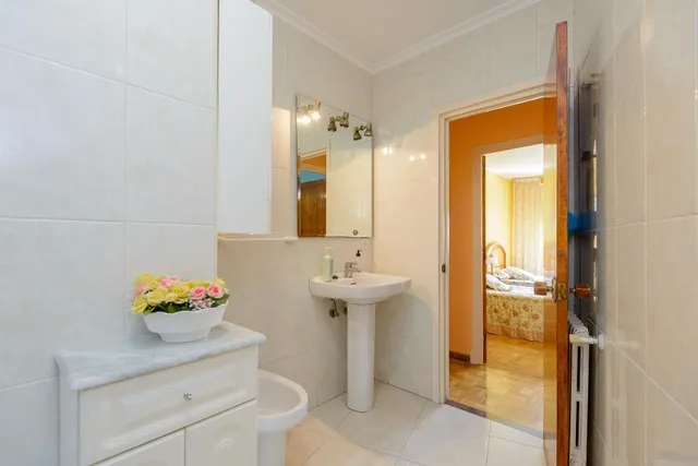 LUZ, CUATRO habitaciones ,TERRAZA Y TRASTERO EN UNA DE LAS MEJORES ZONAS DE OVIEDO — 34