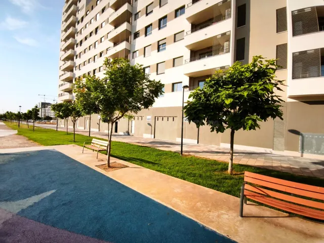 ¡A Estrenar! Local comercial diáfano de 102 m2 en parque Mol - foto 2
