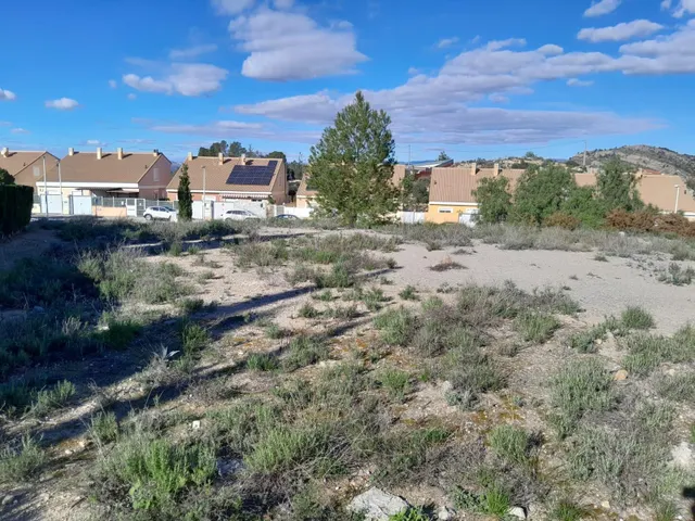 TERRENO URBANO A LA VENTA EN BENAGUACIL — 18