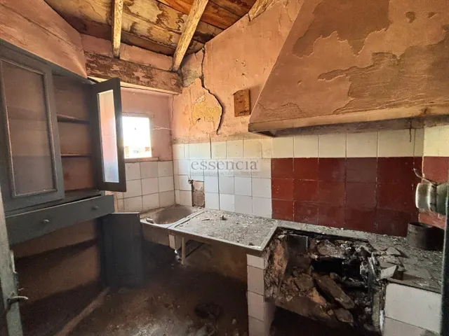 Casa en Almoines a reformar a su gusto en parcela de 242 m2 , en chaflán con patio. — 38