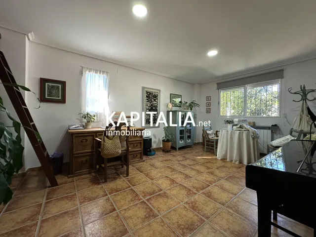Chalet en VENTA en Monte Júcar, Alberic, con piscina, jardín, garaje y 315 m2 construidos — 9